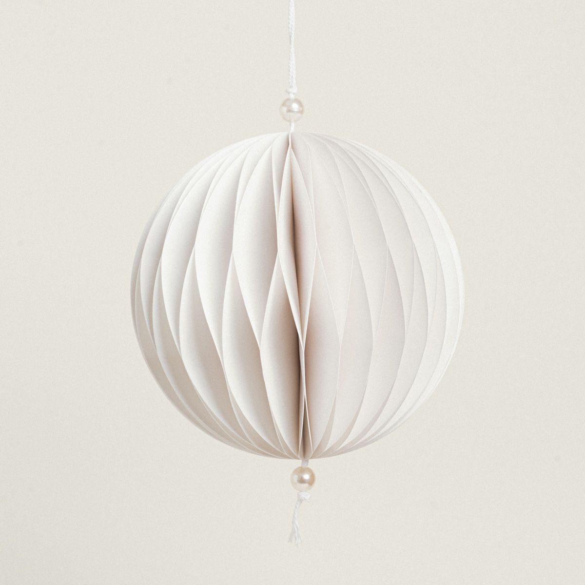 Beauty Home ΧΑΡΤΙΝΗ ΜΠΑΛΑ ΛΕΥΚΗ 15 cm - Image 2